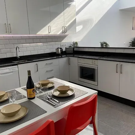 Stunning 2 Bedroom 2 Bathroom 2 Minutes To Puerto del Carmen (Lanzarote)