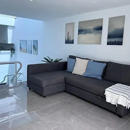 Stunning 2 Bedroom 2 Bathroom 2 Minutes To Apartment Puerto del Carmen (Lanzarote)