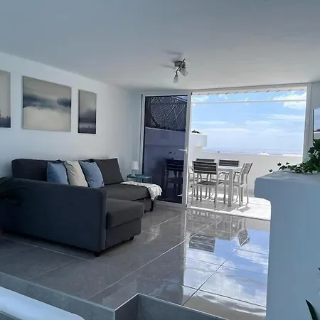 Stunning 2 Bedroom 2 Bathroom 2 Minutes To Apartment *