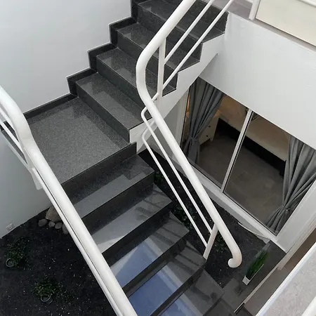 아파트 110 Colony Club